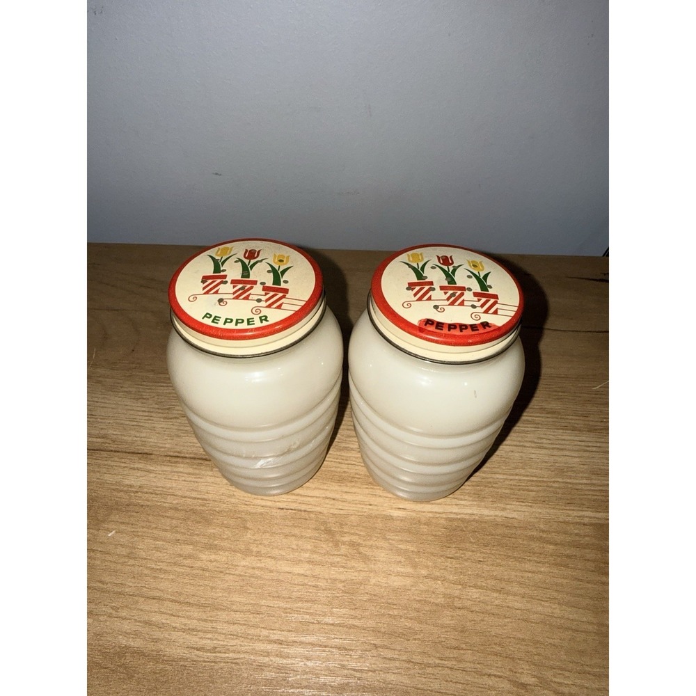 Vintage Fire King Anchor Hocking Custard Glass Salt & Pepper Shakers Tulip Lids